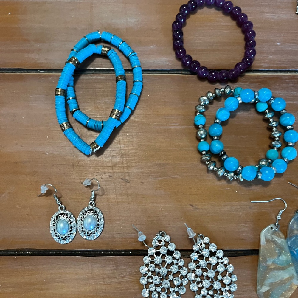 Paparazzi jewelry, Turquoise and Silver Beaded Bracelet Set